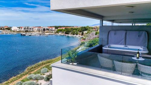 Apartment Luxury Beachfront Jacuzzi Suite with Sea View