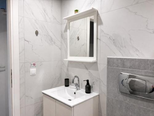 Comfortable 1BR Apartment 5 min to Ladadika, Buka Hospitality