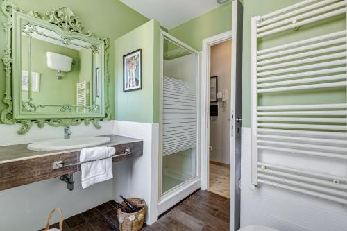 Vatican Green R-Home