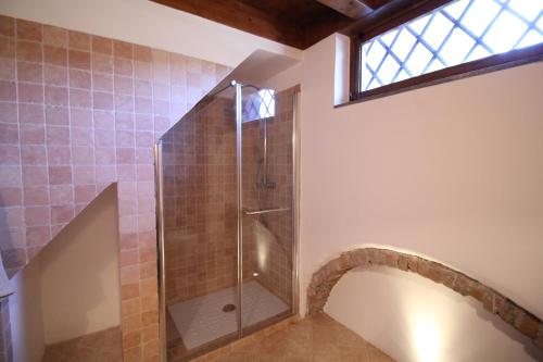 Ένα μπάνιο στο Villa Marabbecca