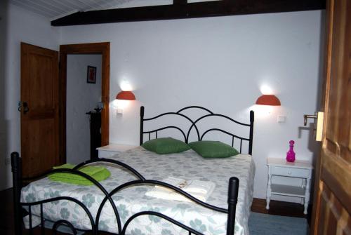Monte das Silveirinhas - Casa Rural tesisinde bir odada yatak veya yataklar