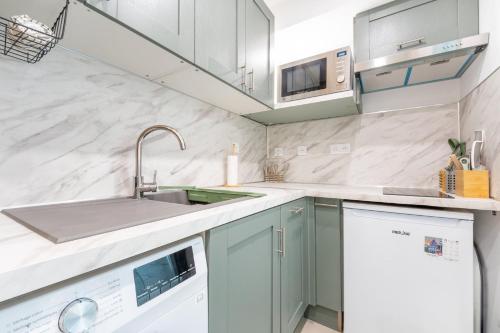 Nice studio with 1 bedroom, Gambetta, Russian Church