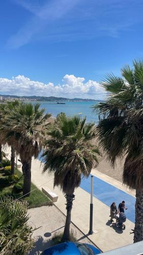 Sea View Beachfront Apartment Balcony WiFi Durres Vista Mare Spiaggia