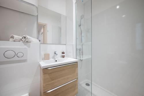 Charming 2 rooms, sleeps 4 Nice center