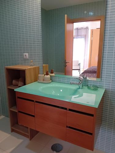 Spacious apartment with pool, Olhão Marina