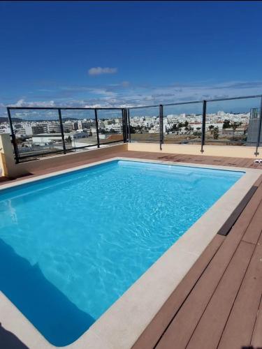 Spacious apartment with pool, Olhão Marina