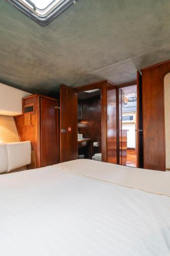 Classic Seadream Yacht