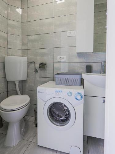 Apartments with WiFi Split - 25993