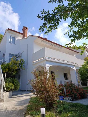 Apartment with Hot Tub in Palit-Insel Rab 55257