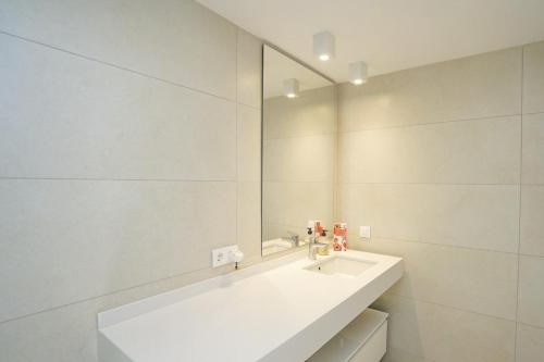 Luxury apartment just steps from the beach and marina
