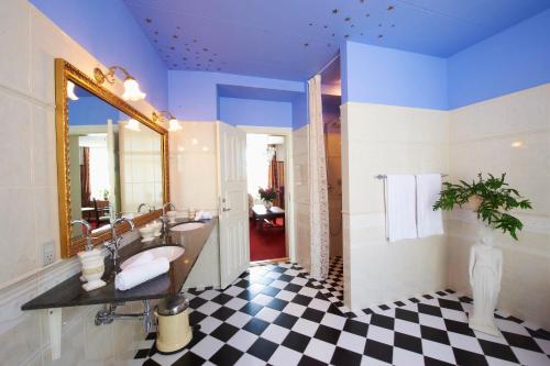 Koupelna v ubytování Hotel Ærø