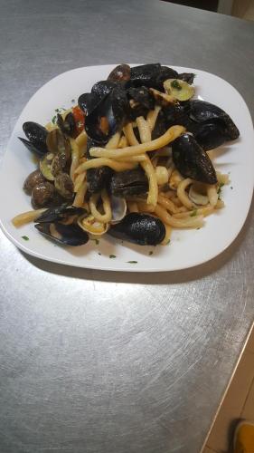 Comida en o cerca de este hotel