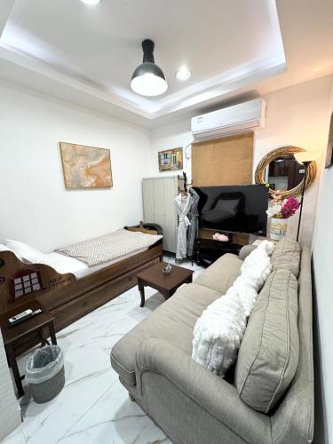 Cozy Room in a Villa