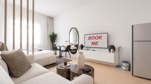 Free housekeeping visits during your stay - StayShort - JVC apartment for 2 people with Swimming Pool