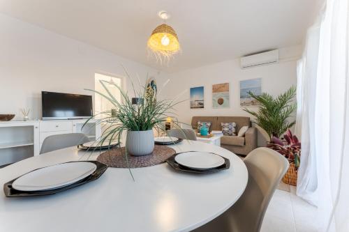 Regueral Beach Apartment