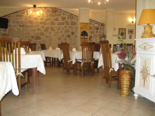 Un restaurante u otro lugar para comer en Hotel Sorgente