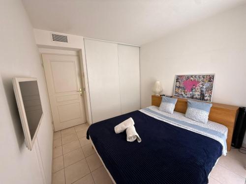 2-Bedroom Apartment in Cannes ,Terrace, 4 People, Beaches , Downtown