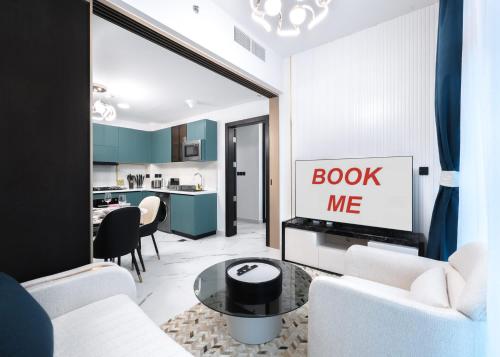 Free housekeeping visits during your stay - StayShort - 1BR in Al Barsha sleeps 2 with Private Balcony