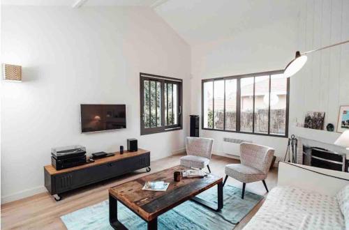 Chic and elegant house 5 minutes from Pereire Beach
