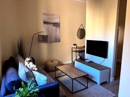 Apartment in monumental square Madrid Center