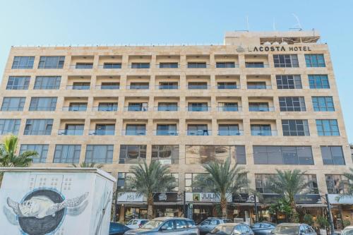 Lacosta Hotel — Property building