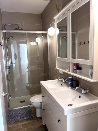 Apartment in monumental square Madrid Center