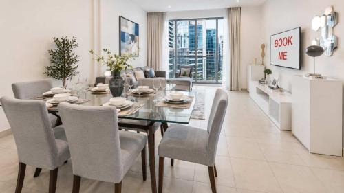 Free housekeeping visits during your stay - StayShort - Bright 1 Bedroom Retreat in Dubai Marina that Sleeps 4