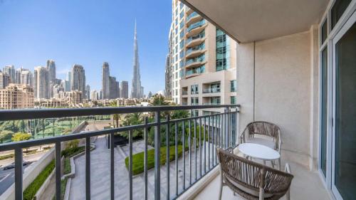 Free housekeeping visits during your stay - StayShort - Luxury 1 Bedroom in Downtown with Burj Khalifa View