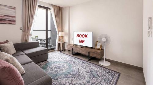 Free housekeeping visits during your stay - StayShort - Dubai South 1BR sleeps 4