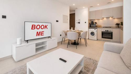 Free housekeeping visits during your stay - StayShort - Stylish 2 bed apartment in Sobha Creek Vistas