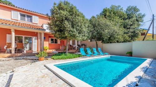 Villa Ella by Villas Gudie