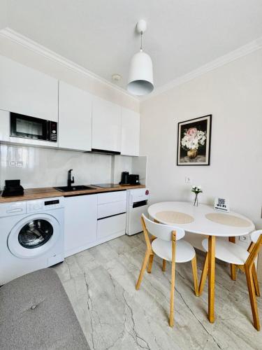 Seven Sky Urban Terrace with Free Private Parking !!!!