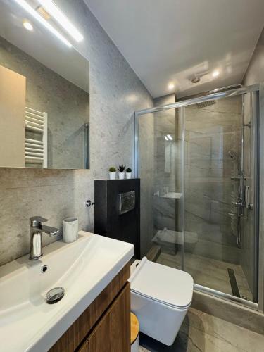 Seven Sky Urban Terrace with Free Private Parking !!!!