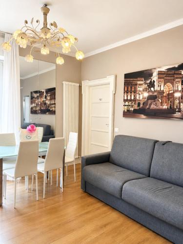 Two Bedroom Apartment with Views in Porta Venezia