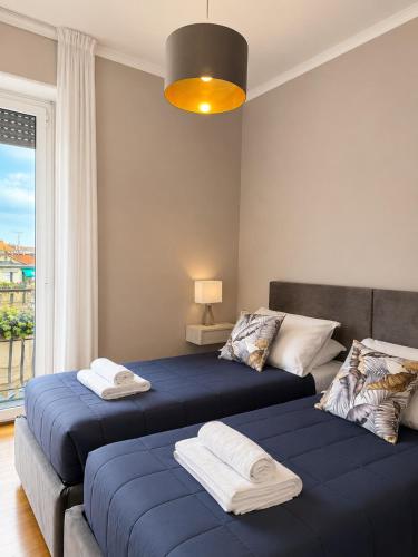 Two Bedroom Apartment with Views in Porta Venezia
