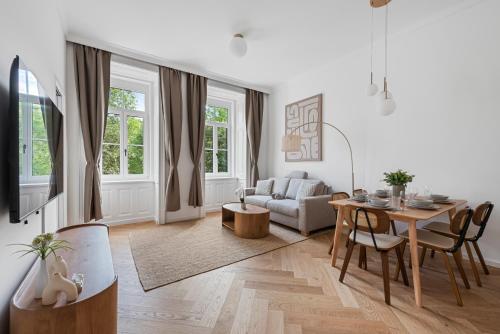 Mariahilf Suites, AC, metro, 7 min to center, shopping