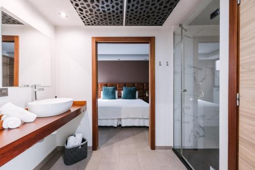 Poem Suites by Airnest