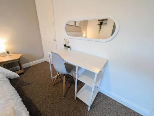 The Heritage Hideaway - King bed, Free parking, Walk to c-centre & Hospital photo 20