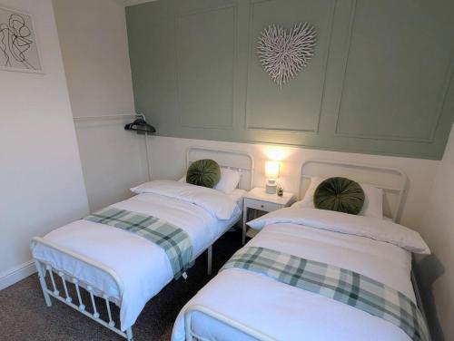 The Heritage Hideaway - King bed, Free parking, Walk to c-centre & Hospital photo 21