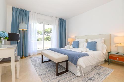 Monteros Palm Beach with garden and BBQ