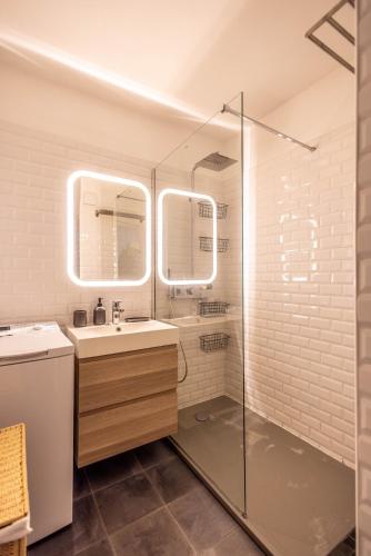 Stylish 2BR with Garage and AC Port of Nice