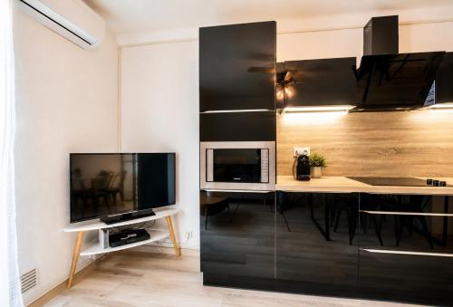 "COSY" Appartement confort de 50m2 à 150m de la Mer et du Centre ville, parking gratuit