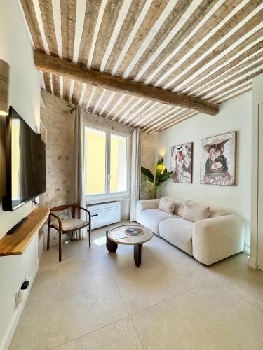 Luxe et Charme sur les Remparts du Vieil Antibes