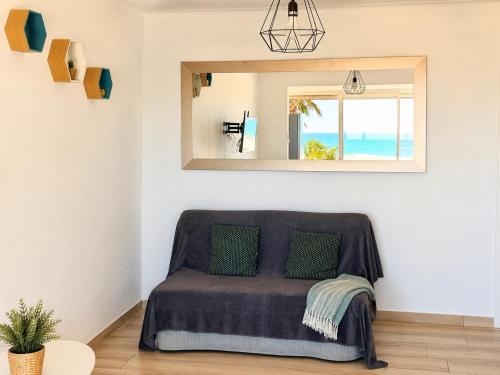 "PLAGE" Splendide Vue Mer depuis la chambre et le salon cuisine, 20m de la plage!
