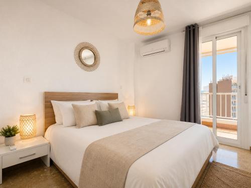 Benalmadena Seafront Apartment with Parking - Magnolia Properties