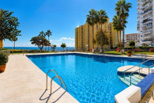 Benalmadena Seafront Apartment with Parking - Magnolia Properties