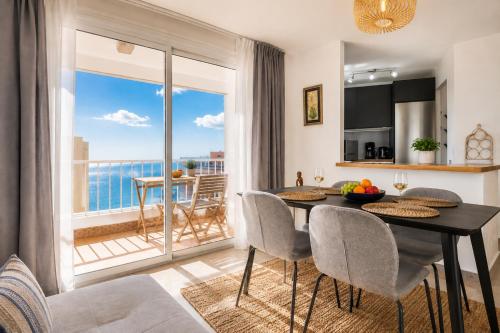 Benalmadena Seafront Apartment with Parking - Magnolia Properties
