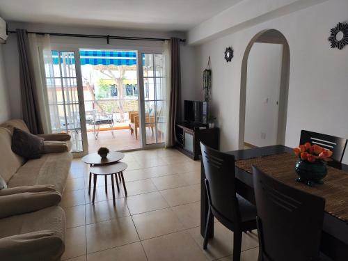 Frontbeach apartment in los Boliches