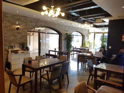 Ресторан / где поесть в 24 Guesthouse Suncheon