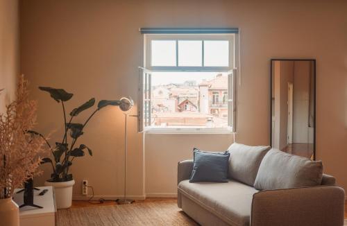 ALTUS 68 - River View, Top Floor with Elevator